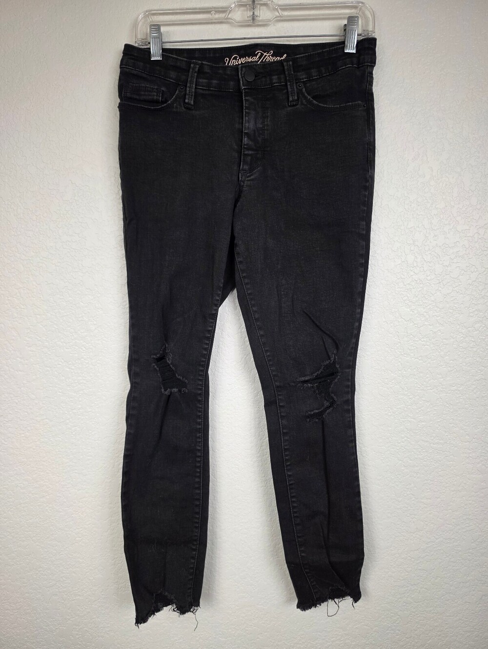 Universal Thread Black Distressed Skinny Jeans Size 4 27